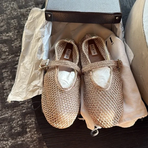 ALAÏA Metallic Crochet leather-trimmed Mary Jane flats - Picture 3 of 6